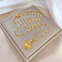 GOLDEN PEARL NECKLACE